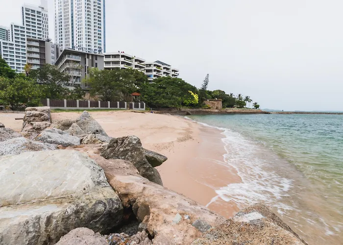All inclusive resort Golden Tulip Pattaya Beachfront Resort