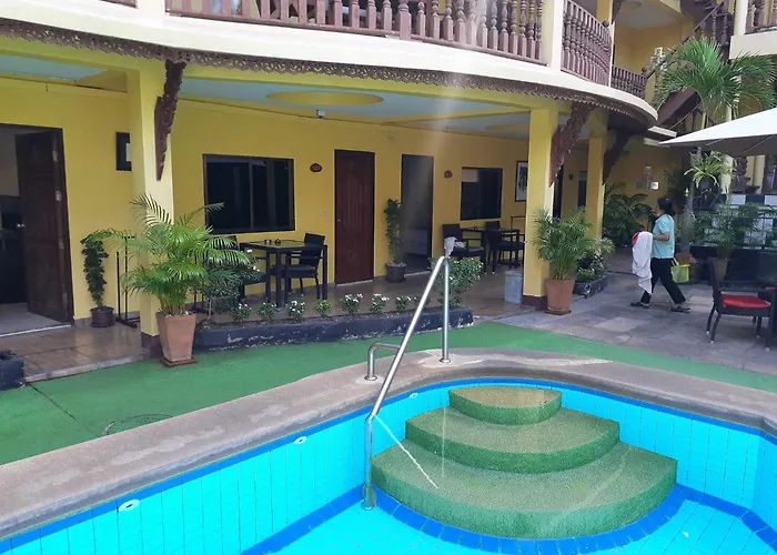 Apartment: Phratamnak Inn - 100 Meter From Beach